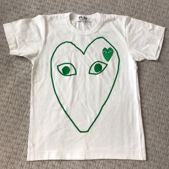Comme des Garcons Tops - PLAY Comme des Garçons | So unique green heart tee